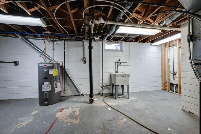 6324 Georgia Avenue N, Brooklyn Park, MN 55428