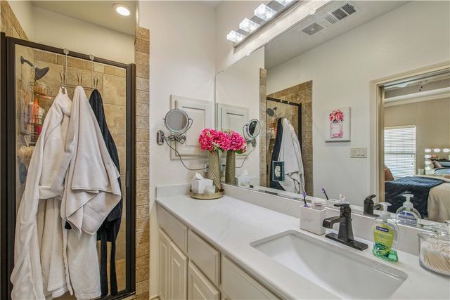 1486 Buena Vista, College Station, TX 77845