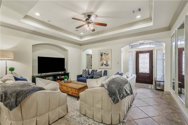 1486 Buena Vista, College Station, TX 77845