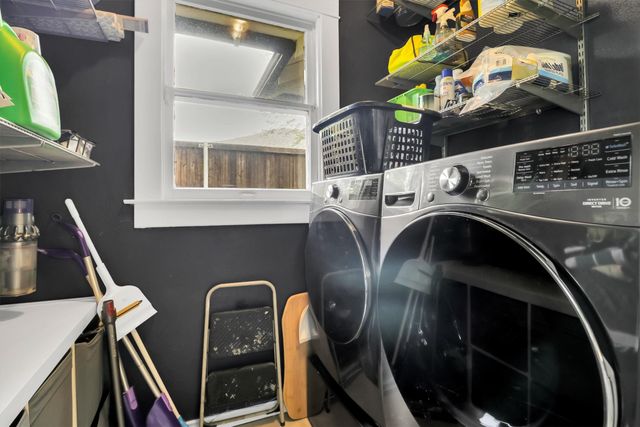 307 N Edgefield Avenue, Dallas, TX 75208