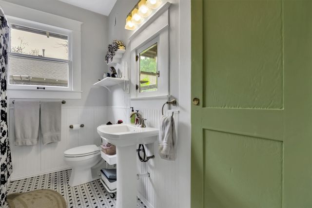 307 N Edgefield Avenue, Dallas, TX 75208