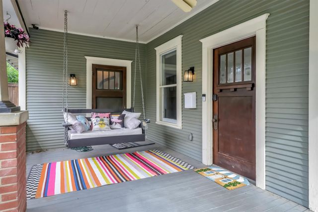 307 N Edgefield Avenue, Dallas, TX 75208