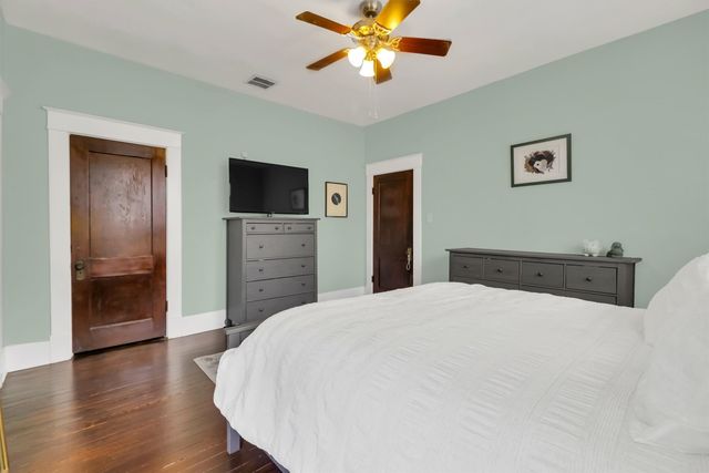 307 N Edgefield Avenue, Dallas, TX 75208