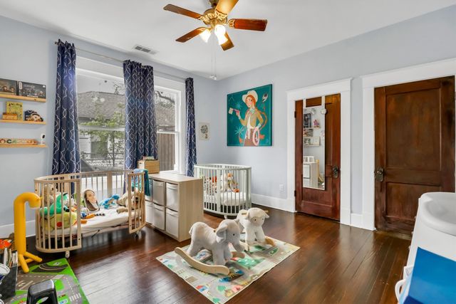 307 N Edgefield Avenue, Dallas, TX 75208