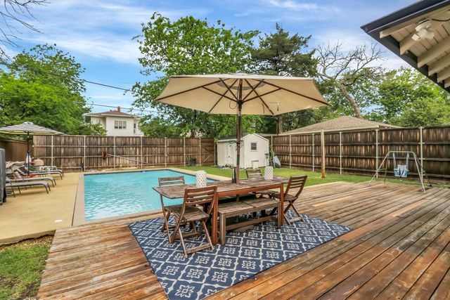 307 N Edgefield Avenue, Dallas, TX 75208