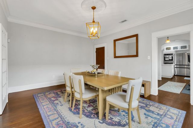 307 N Edgefield Avenue, Dallas, TX 75208