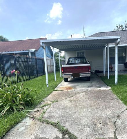 10417 Fairfax Street, Houston, TX 77029
