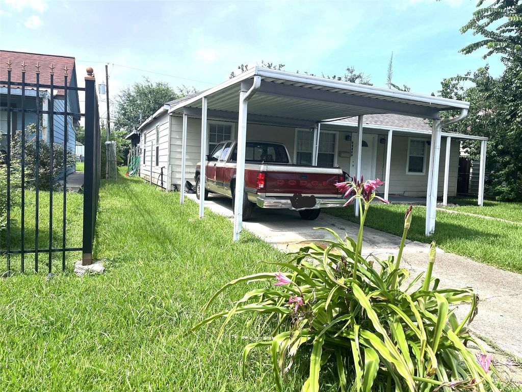10417 Fairfax Street, Houston, TX 77029