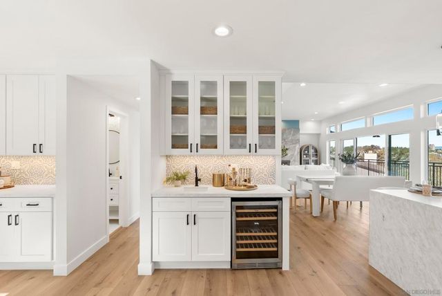 7875 Bellakaren Pl, La Jolla, CA 92037