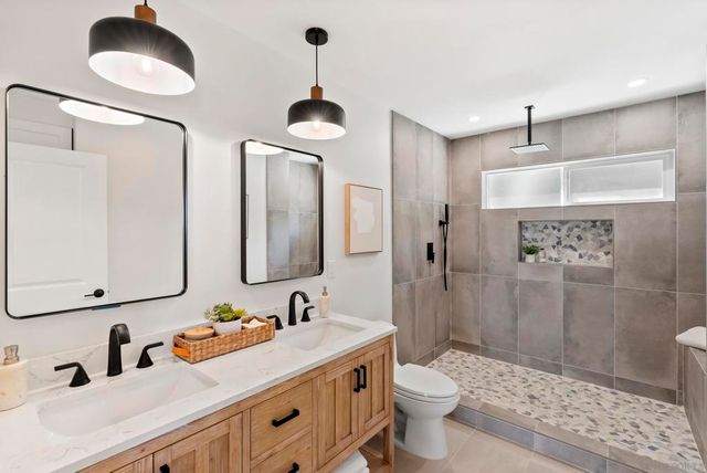 7875 Bellakaren Pl, La Jolla, CA 92037