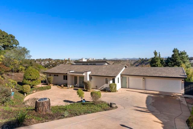 7875 Bellakaren Pl, La Jolla, CA 92037