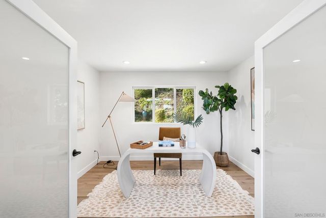 7875 Bellakaren Pl, La Jolla, CA 92037