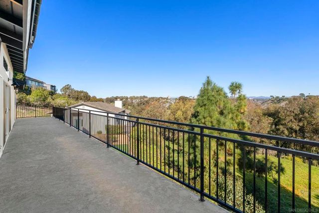 7875 Bellakaren Pl, La Jolla, CA 92037