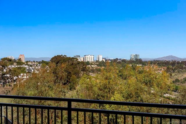 7875 Bellakaren Pl, La Jolla, CA 92037