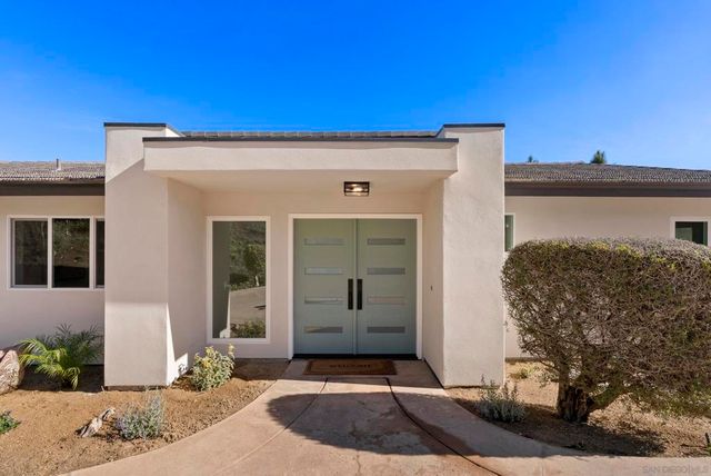 7875 Bellakaren Pl, La Jolla, CA 92037