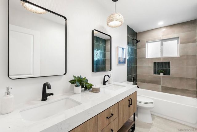 7875 Bellakaren Pl, La Jolla, CA 92037