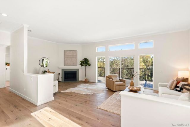 7875 Bellakaren Pl, La Jolla, CA 92037