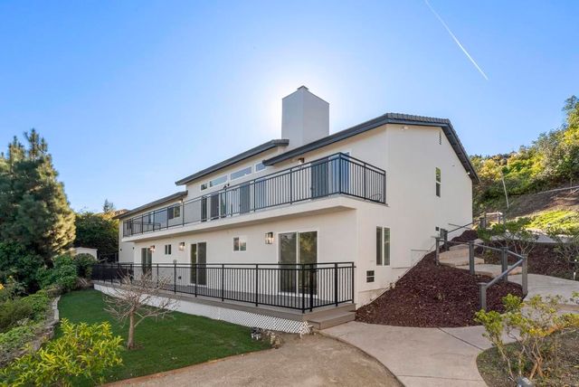 7875 Bellakaren Pl, La Jolla, CA 92037