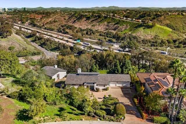 7875 Bellakaren Pl, La Jolla, CA 92037