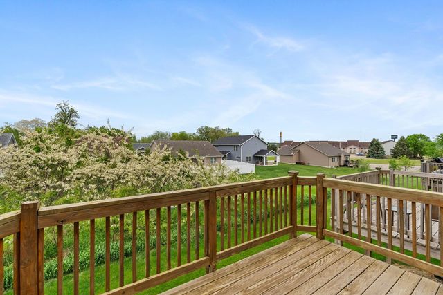 711 Cox Court, Leclaire, IA 52753