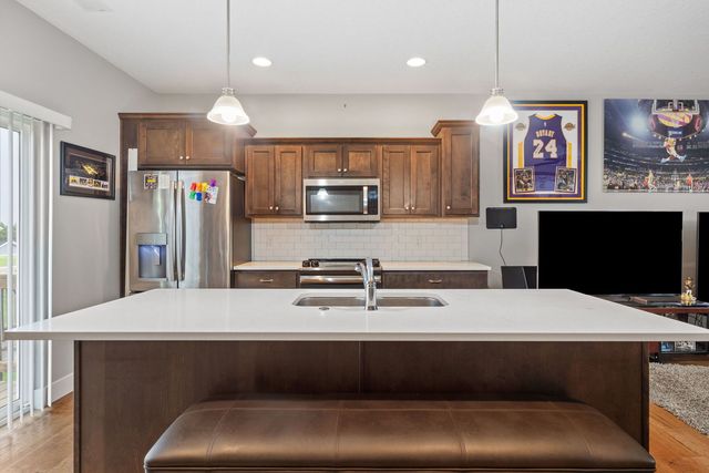 711 Cox Court, Leclaire, IA 52753