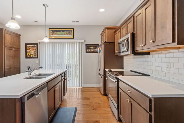 711 Cox Court, Leclaire, IA 52753