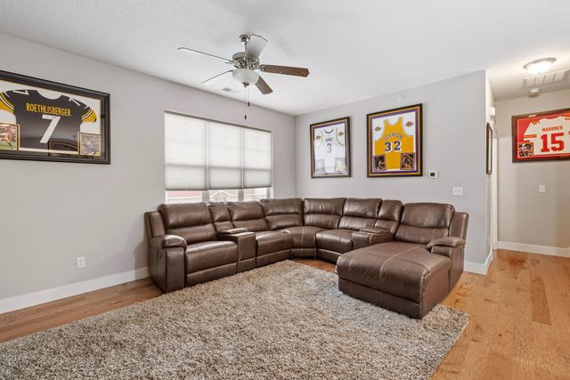 711 Cox Court, Leclaire, IA 52753