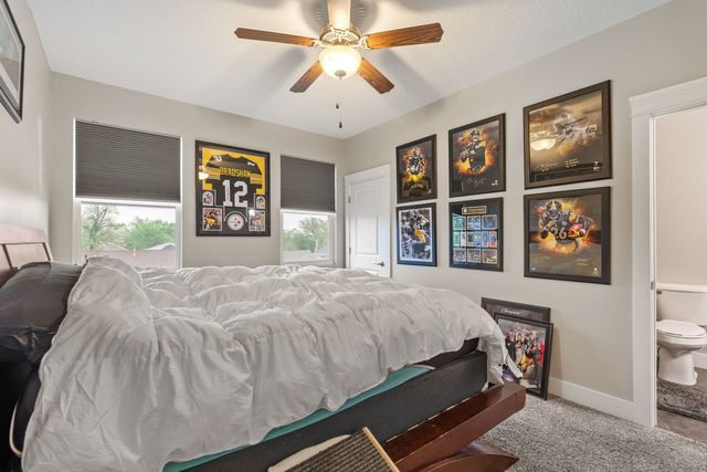 711 Cox Court, Leclaire, IA 52753