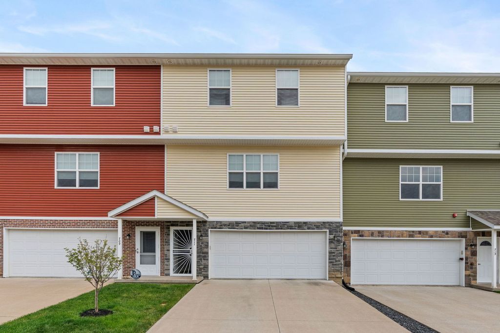 711 Cox Court, Leclaire, IA 52753