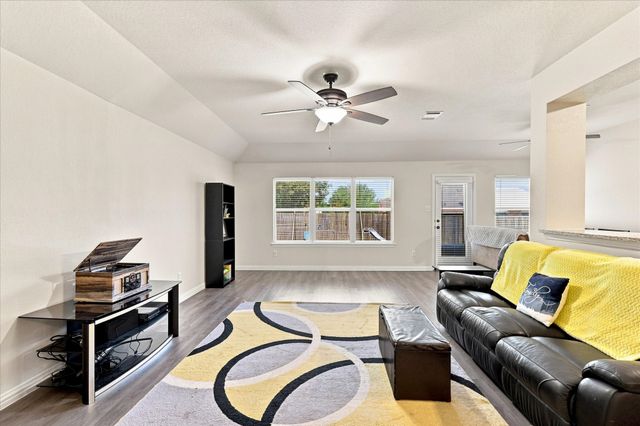 1012 Scenic Drive, Justin, TX 76247