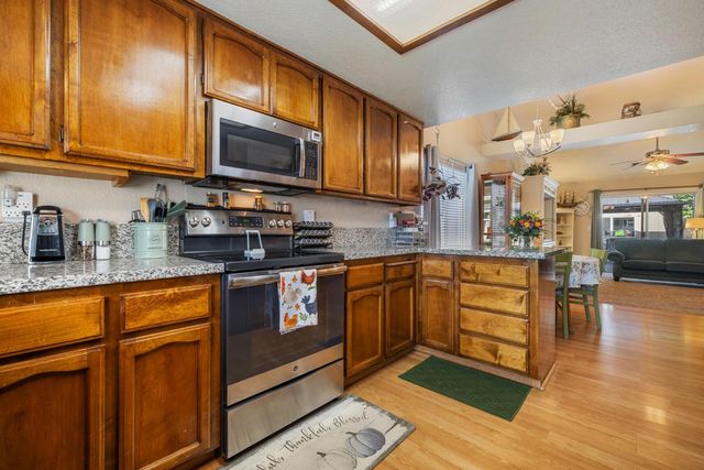 1121 Raymond Dr, Modesto, CA 95351