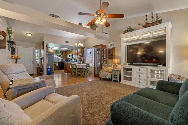 1121 Raymond Dr, Modesto, CA 95351