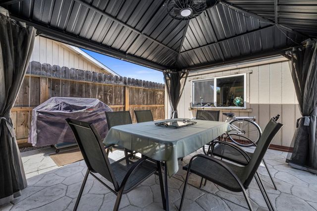 1121 Raymond Dr, Modesto, CA 95351