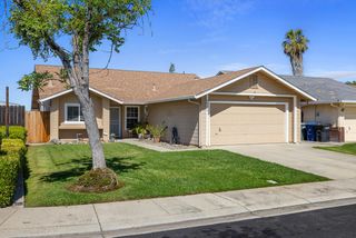 1121 Raymond Dr, Modesto, CA 95351