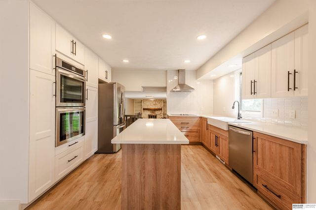 5815 S 104th Avenue, Omaha, NE 68127