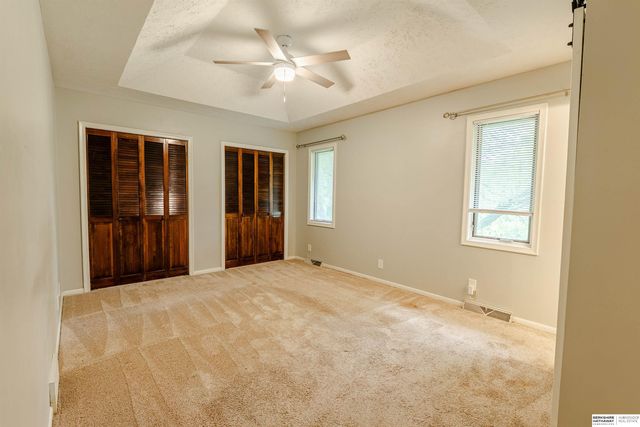 5815 S 104th Avenue, Omaha, NE 68127