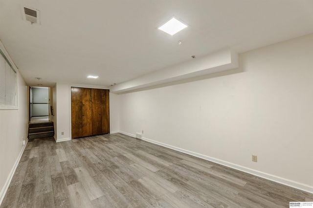 5815 S 104th Avenue, Omaha, NE 68127