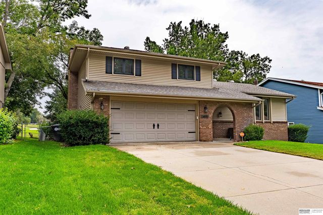 5815 S 104th Avenue, Omaha, NE 68127