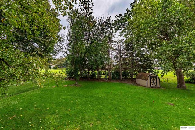 5815 S 104th Avenue, Omaha, NE 68127