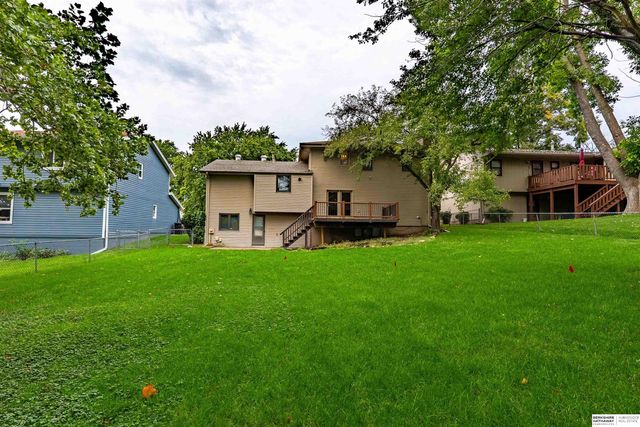 5815 S 104th Avenue, Omaha, NE 68127
