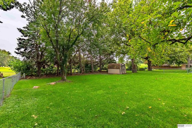 5815 S 104th Avenue, Omaha, NE 68127
