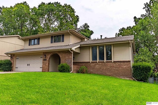 5815 S 104th Avenue, Omaha, NE 68127