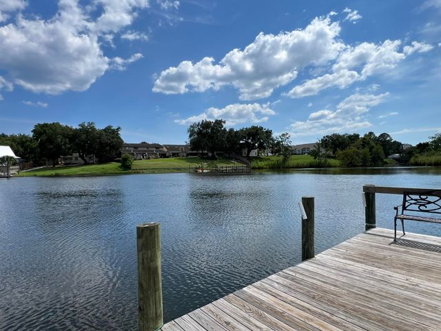 210 Pelham Road, 111B, Fort Walton Beach, FL 32547