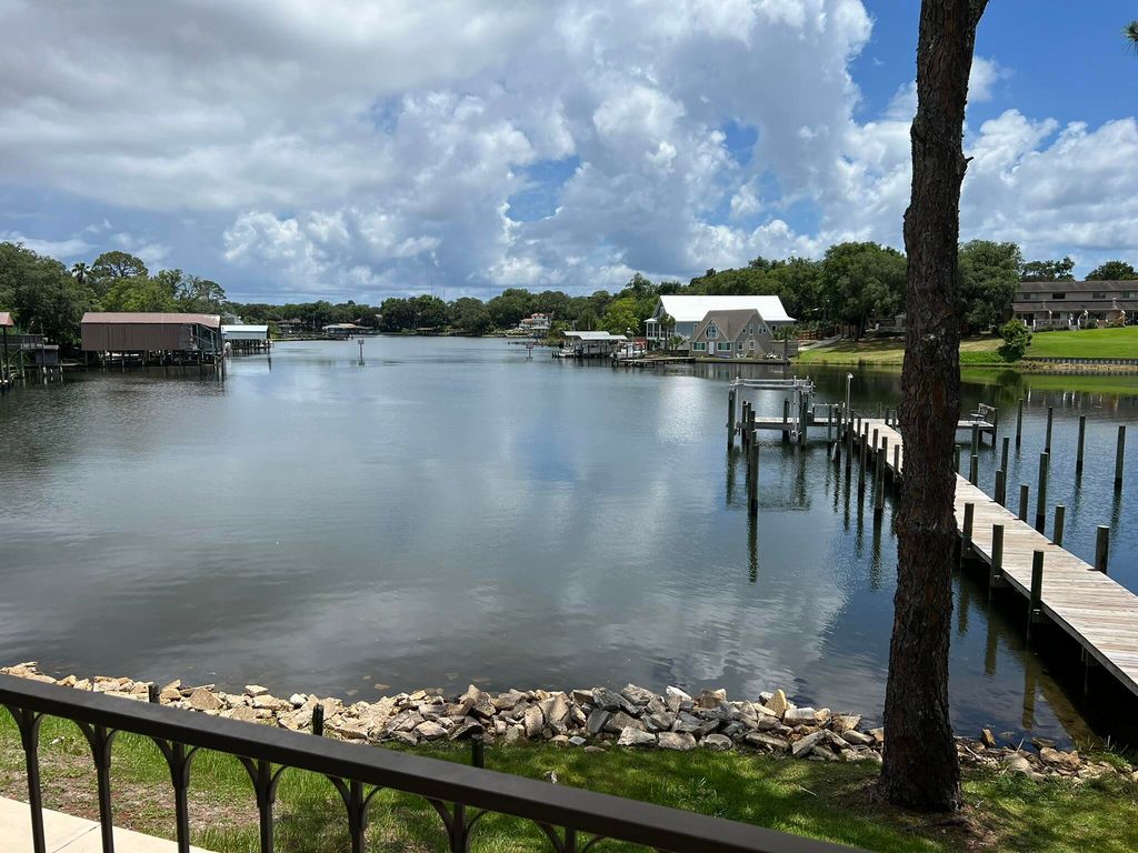 210 Pelham Road, 111B, Fort Walton Beach, FL 32547