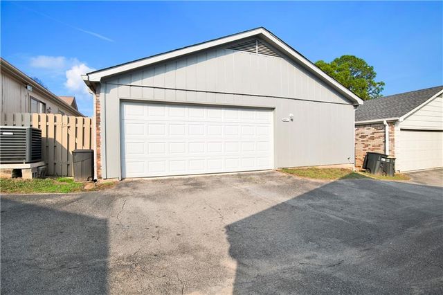 6071 Highland Circle N, Mobile, AL 36608