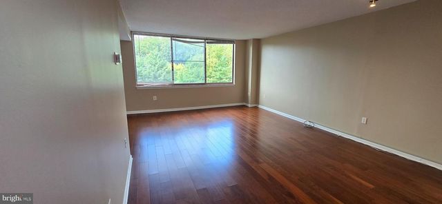 10101 GROSVENOR PL #817, Rockville, MD 20852
