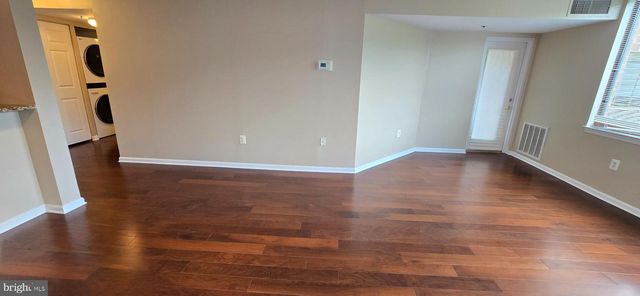 10101 GROSVENOR PL #817, Rockville, MD 20852