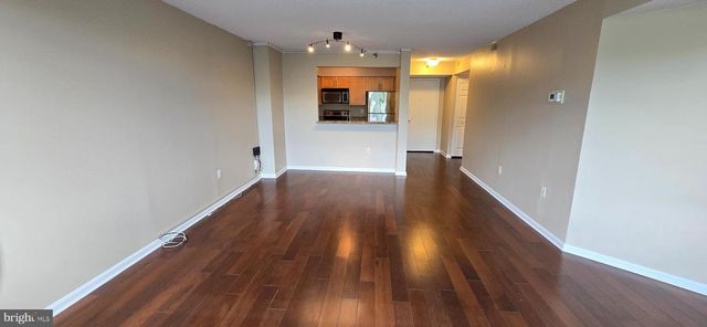 10101 GROSVENOR PL #817, Rockville, MD 20852