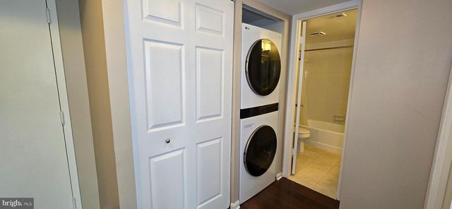 10101 GROSVENOR PL #817, Rockville, MD 20852