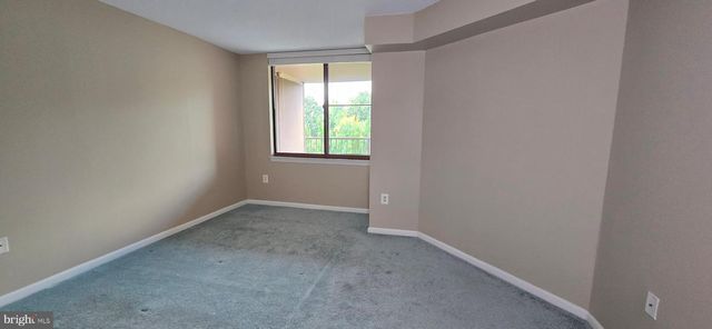 10101 GROSVENOR PL #817, Rockville, MD 20852